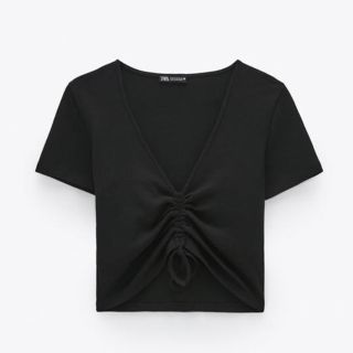 ザラ(ZARA)のギャザーディテール入りクロップド丈トップス(Tシャツ(半袖/袖なし))