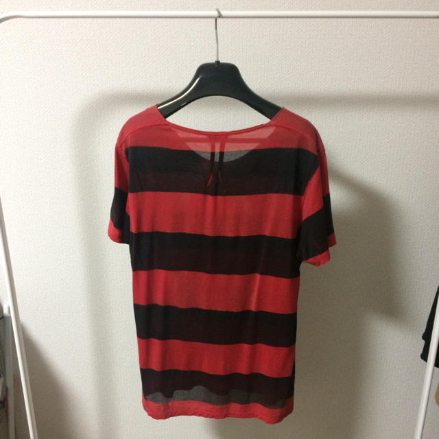 セール　saint laurent paris 赤黒ボーダーTシャツ メンズのトップス(Tシャツ/カットソー(半袖/袖なし))の商品写真