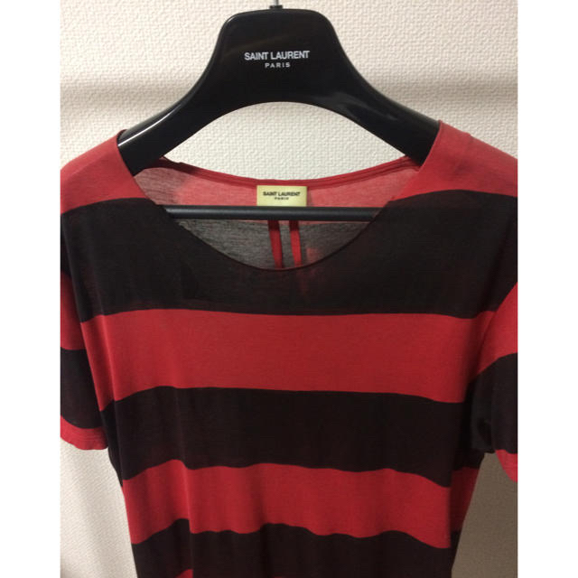 セール　saint laurent paris 赤黒ボーダーTシャツ メンズのトップス(Tシャツ/カットソー(半袖/袖なし))の商品写真