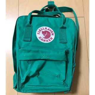 フェールラーベン(FJALL RAVEN)のkanken mini ティールグリーン(リュック/バックパック)