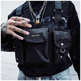 メンズ　ボディーバッグ　ショルダーバック　オフホワイト　XLARGE ZARA(ショルダーバッグ)