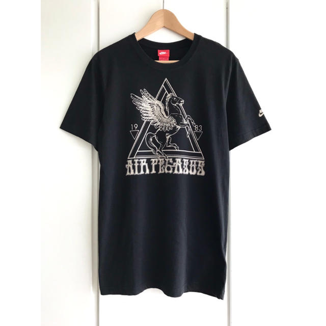 NIKE(ナイキ)の【新品同様】ナイキ／NIKE『エアペガサス』1983年ワールドツアー Tシャツ メンズのトップス(Tシャツ/カットソー(半袖/袖なし))の商品写真