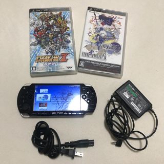 プレイステーションポータブル(PlayStation Portable)の中古PSP2000 ソフト2本&メモリー付き　★送料込★(携帯用ゲーム機本体)