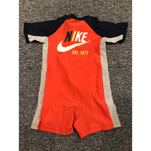 NIKE(ナイキ)の水着　男の子　ラッシュガード キッズ/ベビー/マタニティのベビー服(~85cm)(水着)の商品写真