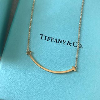 Tiffany & Co. - ティファニー T(スモール)スマイルペンダント の