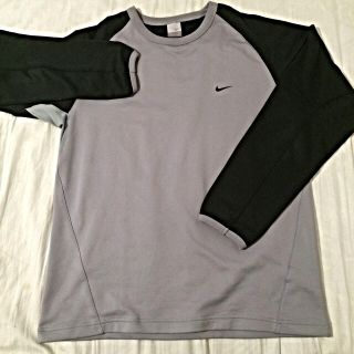 ナイキ(NIKE)のナイキ シャツ(Tシャツ/カットソー(七分/長袖))