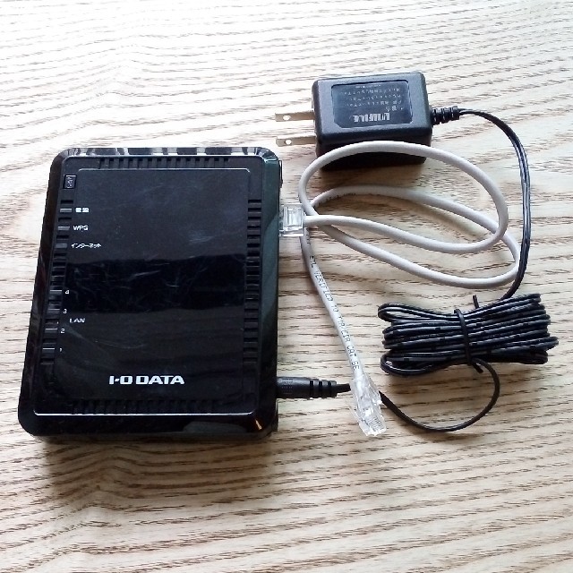 IODATA(アイオーデータ)のあきひろ様専用wifiルーター★モデム★LANケーブル付★WN-G300R3  スマホ/家電/カメラのPC/タブレット(PC周辺機器)の商品写真