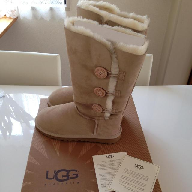 新品ugg ベイリートリプレット