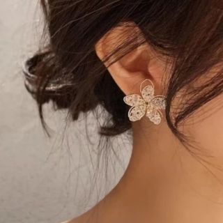 ジルスチュアート(JILLSTUART)の新品未使用♡フラワーピアス(ピアス)