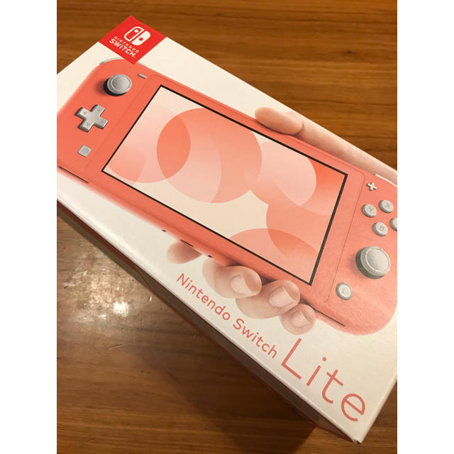 未使用新品　Nintendo Switch Lite コーラル