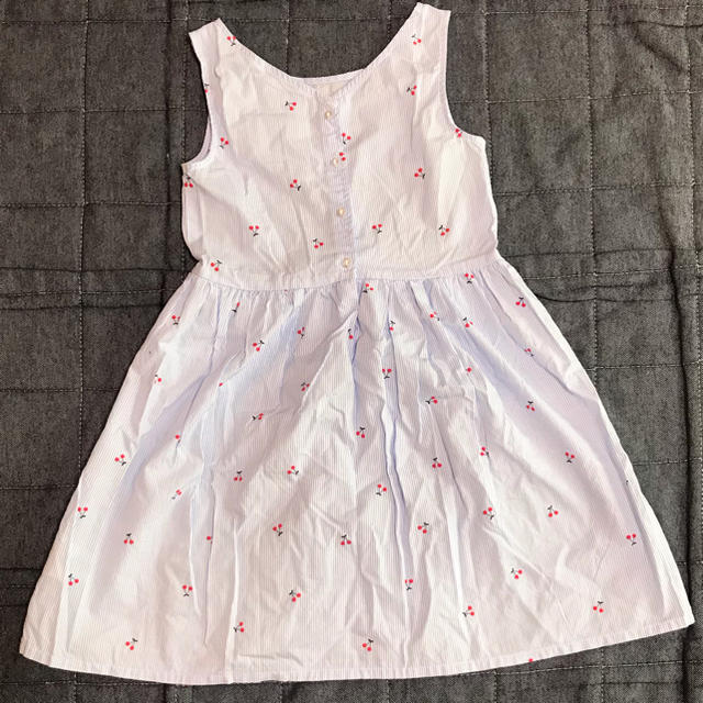 H&M(エイチアンドエム)のH&M ワンピース　130センチ キッズ/ベビー/マタニティのキッズ服女の子用(90cm~)(ワンピース)の商品写真