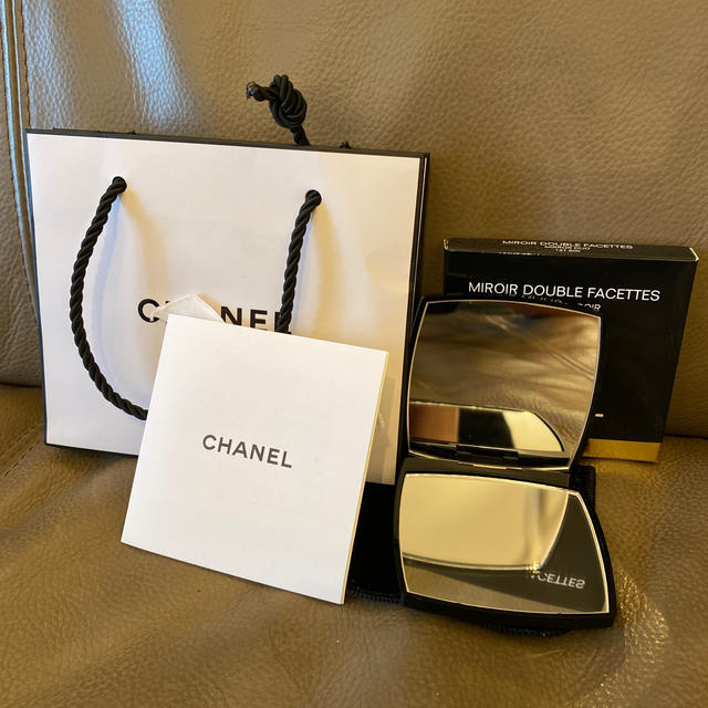 CHANEL(シャネル)のCHANEL コンパクトミラー コスメ/美容のスキンケア/基礎化粧品(その他)の商品写真