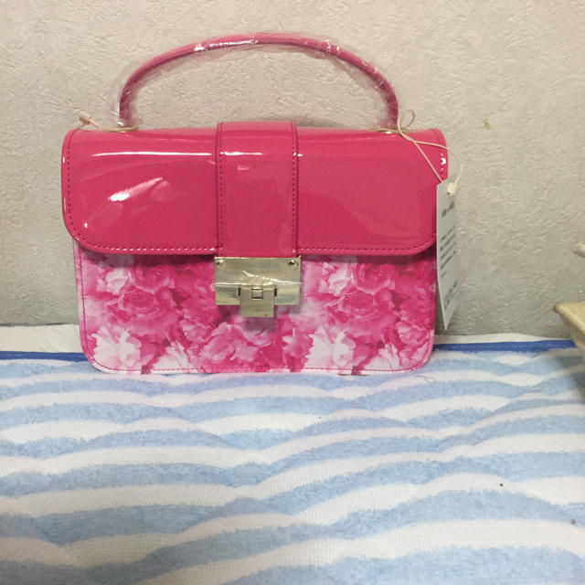 LUELU(ルエル)のLUELU☆アームルクロコバック レディースのバッグ(ショルダーバッグ)の商品写真