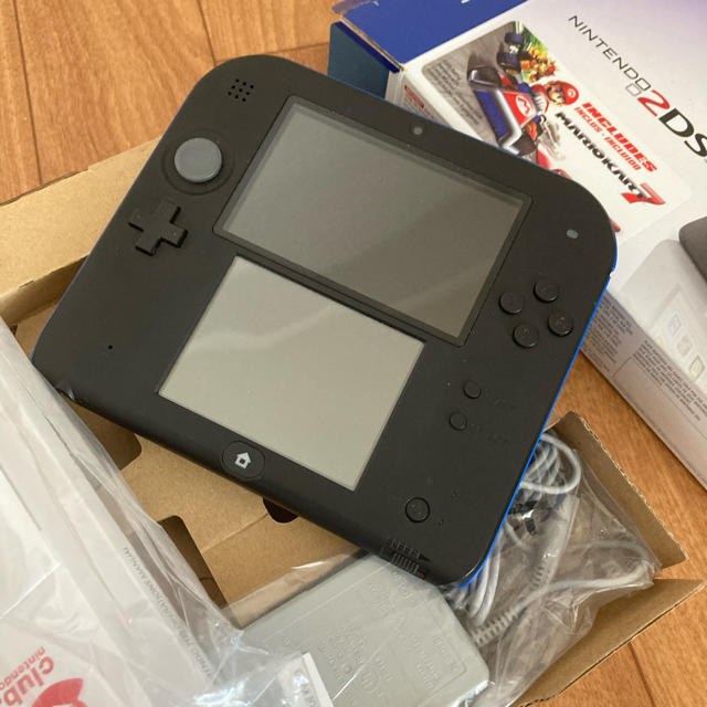 北米版 2DS マリオカート付き