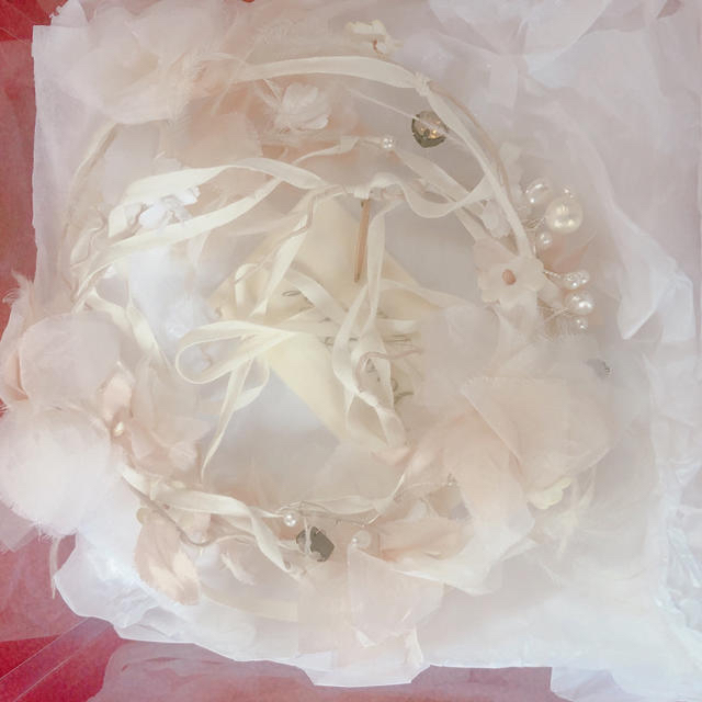CA4LA(カシラ)のCA4LA ウエディング 花冠 最終値下げ ハンドメイドのウェディング(ヘッドドレス/ドレス)の商品写真