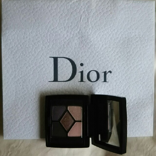 Dior(ディオール)の✨新品✨Dior✨ミニアイシャドウ コスメ/美容のベースメイク/化粧品(アイシャドウ)の商品写真