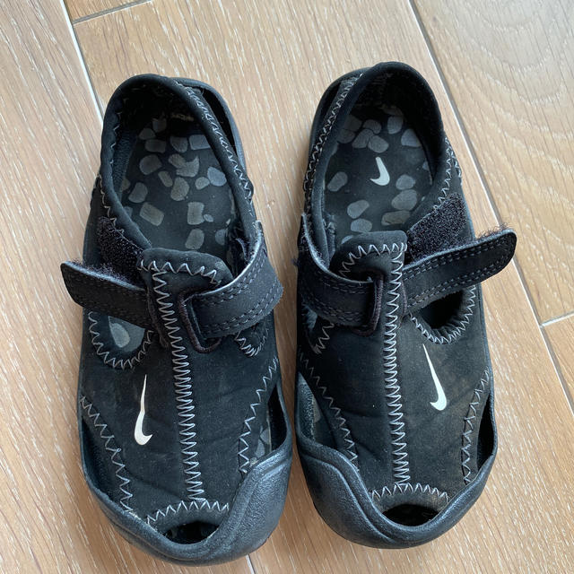 NIKE(ナイキ)の値下げ‼️ナイキ　ブラック　サンダル　14㎝ キッズ/ベビー/マタニティのベビー靴/シューズ(~14cm)(サンダル)の商品写真