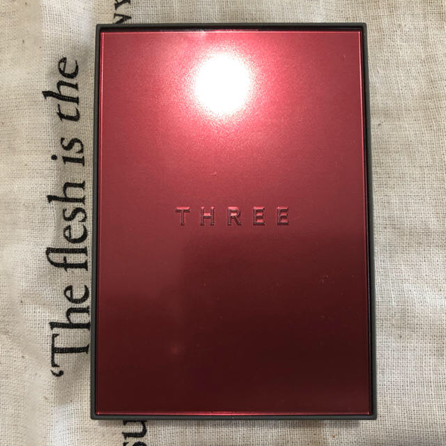 THREE(スリー)のTHREE オータムグローフリーダムパレット X03 コスメ/美容のベースメイク/化粧品(チーク)の商品写真