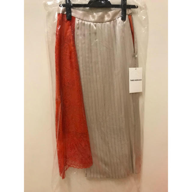 BARNEYS NEW YORK(バーニーズニューヨーク)のtaro horiuchi  プリーツスカート未使用 レディースのスカート(ひざ丈スカート)の商品写真