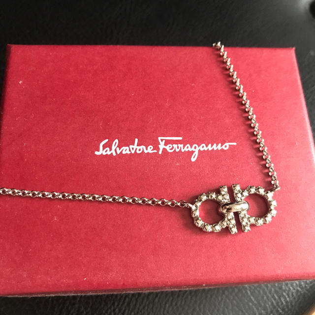 ブランド Ferragamo ネックレスの通販 by seeena's shop|フェラガモ