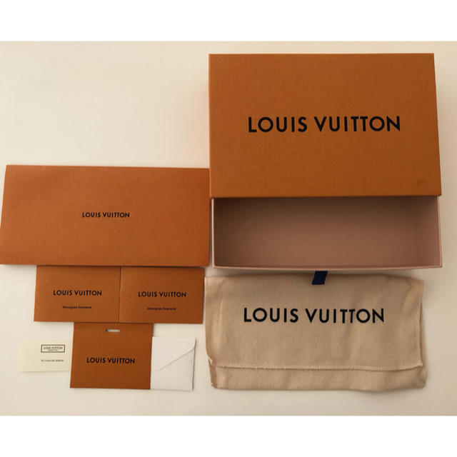 LOUIS VUITTON(ルイヴィトン)のLOUIS VUITTON 長財布 空箱・ミニカード・説明書 領収書入れ セット インテリア/住まい/日用品のオフィス用品(ラッピング/包装)の商品写真