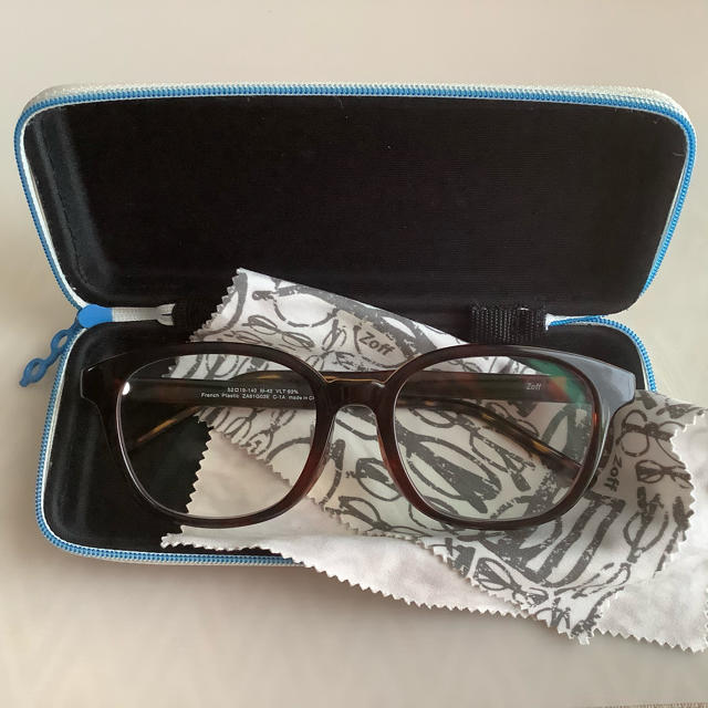 Zoff(ゾフ)の伊達めがね　透明サングラス　クリアグラス　べっ甲柄　ケース・眼鏡拭きセット レディースのファッション小物(サングラス/メガネ)の商品写真