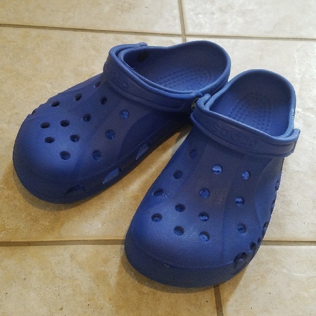 crocs(クロックス)のcrocs　バヤ　W8 M10　26cm  青 メンズの靴/シューズ(サンダル)の商品写真