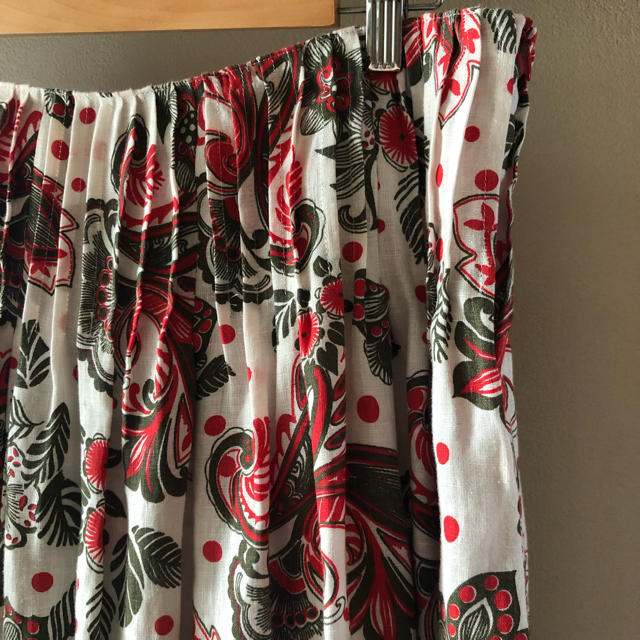 UNITED ARROWS(ユナイテッドアローズ)のペイズリー柄　リネンスカート レディースのスカート(ひざ丈スカート)の商品写真