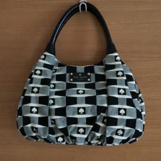 ケイトスペードニューヨーク(kate spade new york)のKate Spade バッグ 黒 白 新品 タグ無し 持ち手エナメルに捲れあり(ハンドバッグ)