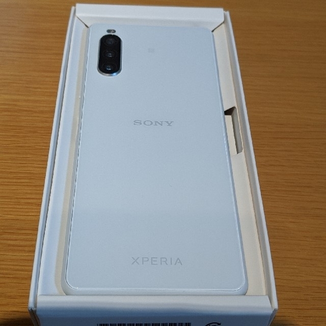 Xperia(エクスペリア)のSONYソニーXperia10Ⅱ　Y!mobileワイモバイル版 スマホ/家電/カメラのスマートフォン/携帯電話(スマートフォン本体)の商品写真