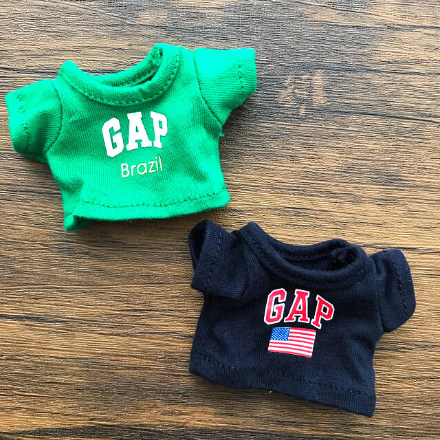 GAP(ギャップ)のGAP ガチャ ガチャガチャ Tシャツ2点セット 緑 紺 かわいい 可愛い 人気 エンタメ/ホビーのおもちゃ/ぬいぐるみ(ぬいぐるみ)の商品写真