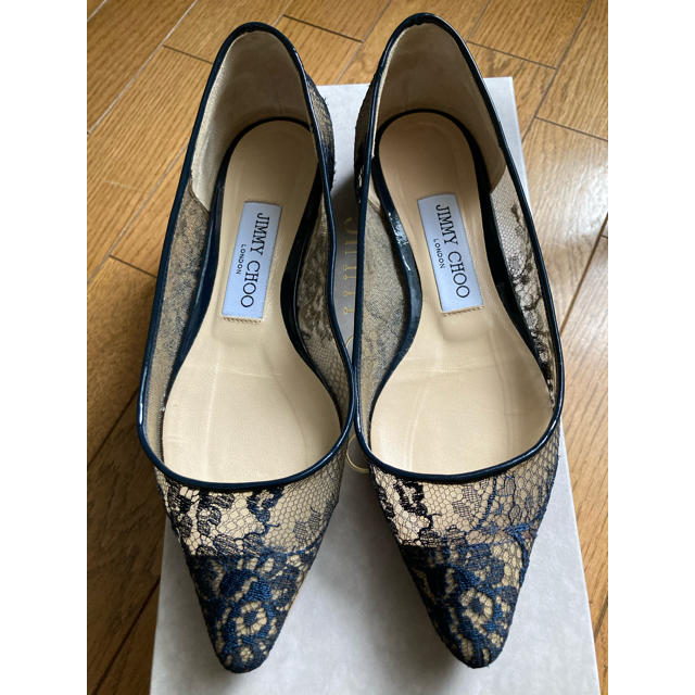 JIMMY CHOO - 美品 ジミーチュウ 34.5 フラット パンプス レース ネイビー 結婚式の通販 by ぴか's shop｜ジミー