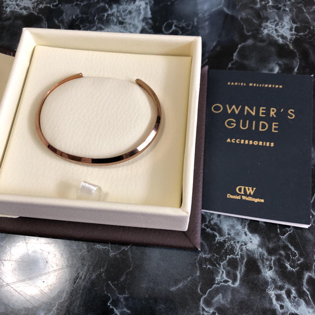 Daniel Wellington(ダニエルウェリントン)の8月2日中に削除予定!ダニエルウェリントン♡バングル ブレスレット レディースのアクセサリー(ブレスレット/バングル)の商品写真