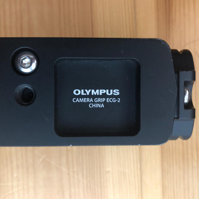 OLYMPUS(オリンパス)の【りょうた様専用】オリンパス ECG-2 外付けグリップ スマホ/家電/カメラのカメラ(その他)の商品写真