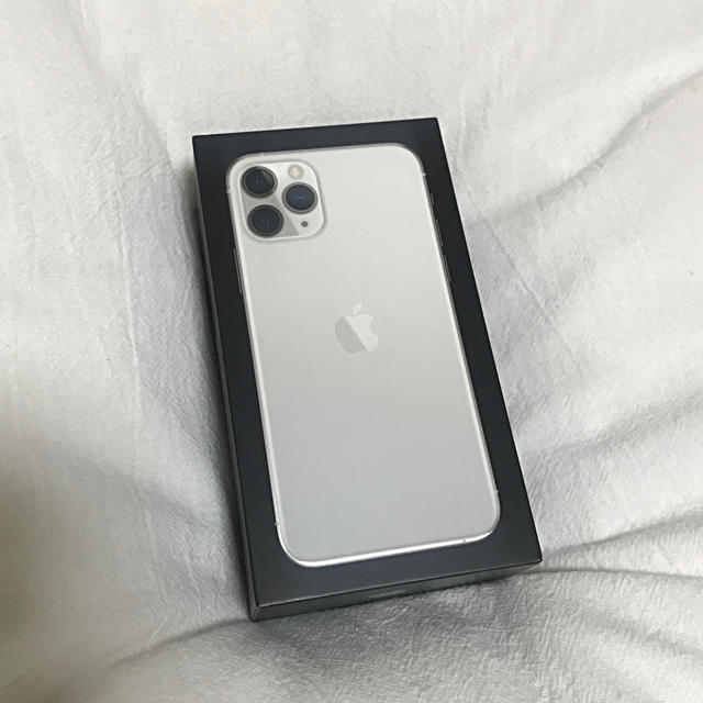 iPhone 11 Pro 64GB シルバー simフリー 美品