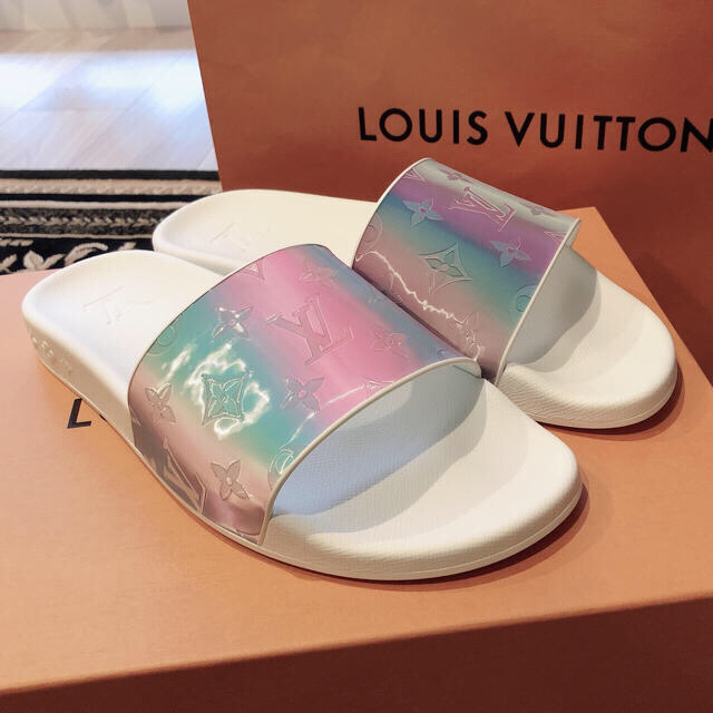 LOUIS VUITTON(ルイヴィトン)の完売品⭐️正規品⭐️新品未使用⭐️【ヴィトン  メンズ　サンダル】⭐️ メンズの靴/シューズ(サンダル)の商品写真