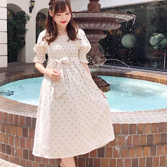 新品♡ 量産型♡【evelyn】花ビジューワンピース