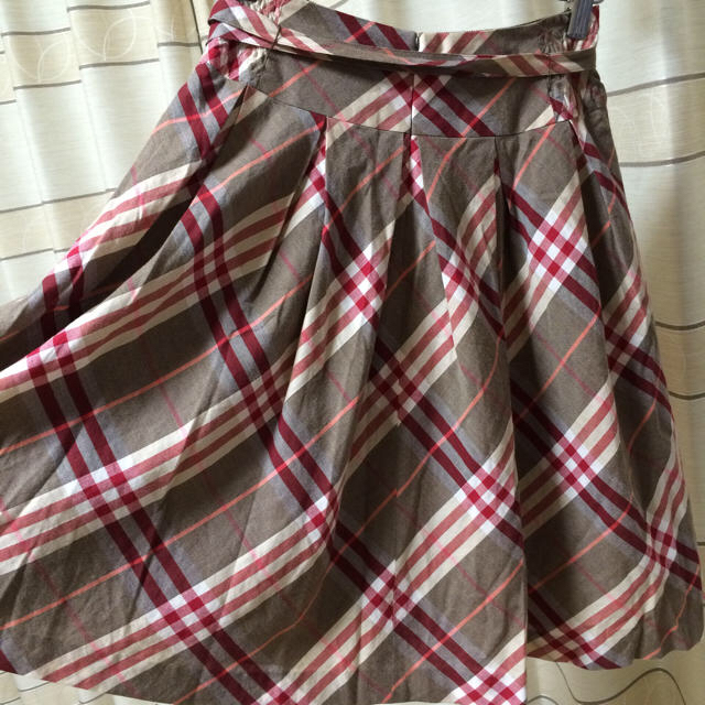 BURBERRY(バーバリー)の極美品 ブルーレーベル 特別値下げ レディースのスカート(ひざ丈スカート)の商品写真