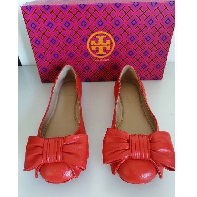 アウトレット直販 未使用 美 品!Tory Burch フラットシューズ