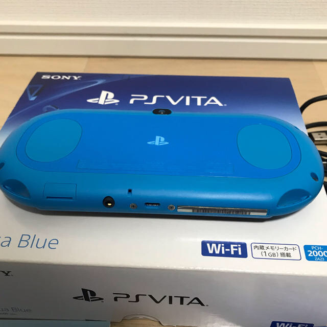 PlayStation Vita(プレイステーションヴィータ)のPSVITA PCH-2000  Aqua Blue エンタメ/ホビーのゲームソフト/ゲーム機本体(携帯用ゲーム機本体)の商品写真