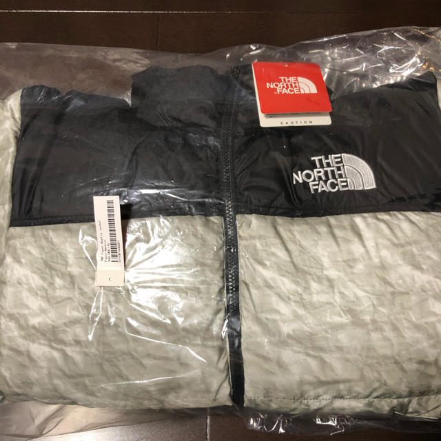 Supreme(シュプリーム)のsupreme north face ヌプシ メンズのジャケット/アウター(ダウンジャケット)の商品写真