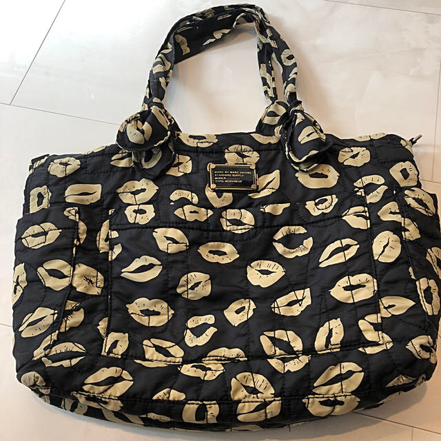 MARC BY MARC JACOBS(マークバイマークジェイコブス)の【めるも様専用】マークジェイコブス　ママバッグ キッズ/ベビー/マタニティのマタニティ(マザーズバッグ)の商品写真