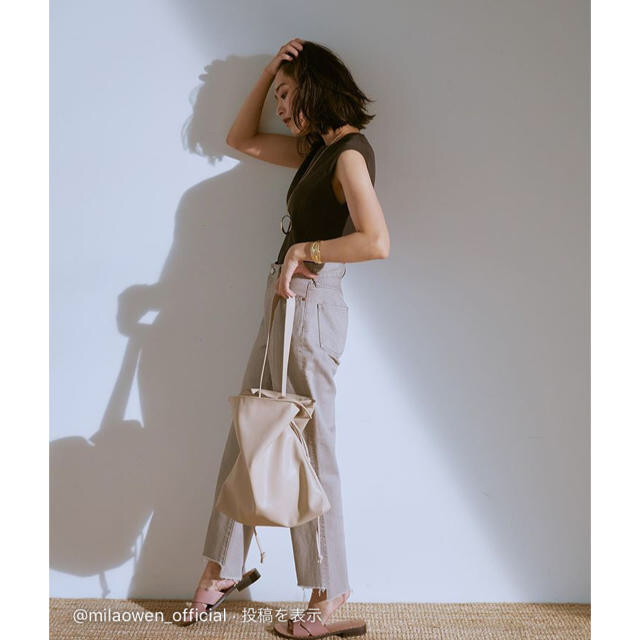 Mila Owen(ミラオーウェン)の雑誌連載多数❗️MilaOwen ミラオーウェン   裾段差デニム ブラック レディースのパンツ(デニム/ジーンズ)の商品写真
