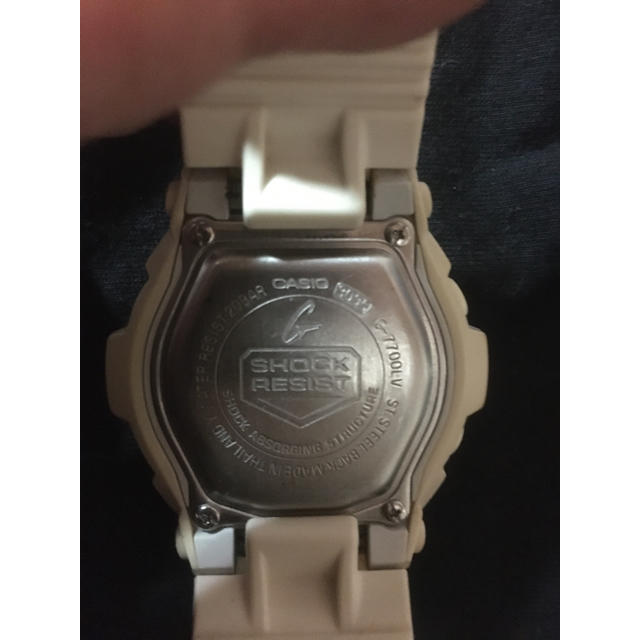 G-SHOCK(ジーショック)のCASIO G-SHOCK 白×金　G-7700V カシオ　Gショックジャンク　 メンズの時計(腕時計(デジタル))の商品写真