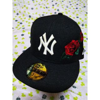 NEWERA キャップ 黒 ヤンキース 刺繍 薔薇 ニューエラ カスタム NY