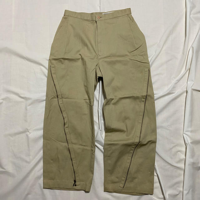 PLEATS PLEASE イッセイミヤケ ストレートパンツ シャンパンゴールド