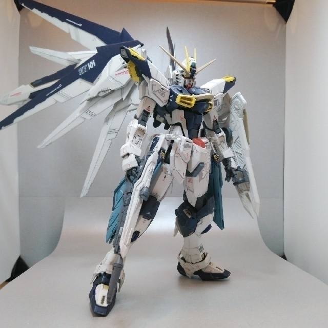 BANDAI - ガンプラ MG フリーダムガンダムver.2【全塗装】の通販 by