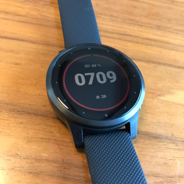 GARMIN(ガーミン)の美品 保証付き Garmin ガーミン vivoactive4s suica対応 スポーツ/アウトドアのランニング(その他)の商品写真