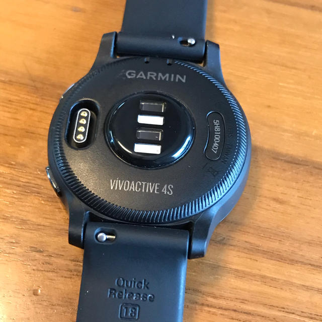 GARMIN(ガーミン)の美品 保証付き Garmin ガーミン vivoactive4s suica対応 スポーツ/アウトドアのランニング(その他)の商品写真