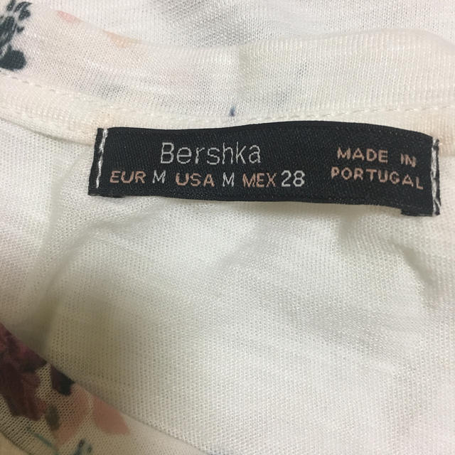 Bershka(ベルシュカ)のカットソー レディースのトップス(カットソー(半袖/袖なし))の商品写真